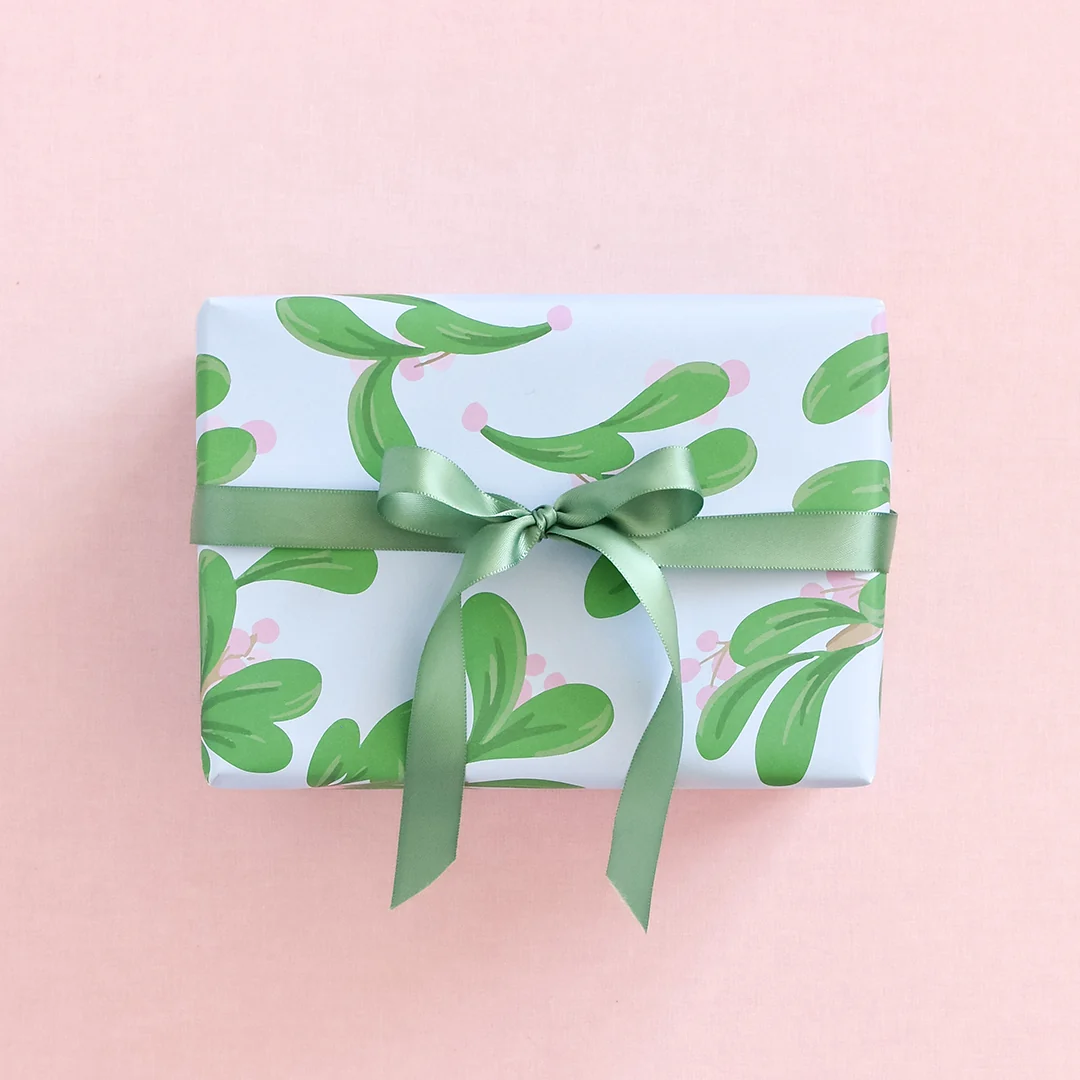 Wrapping Sheets - Mistletoe Bows